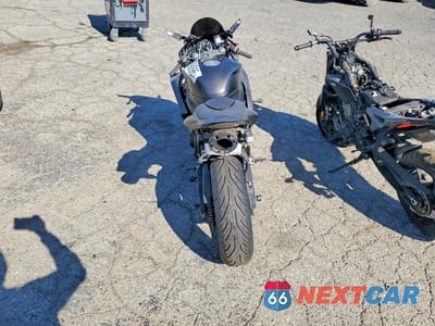 Zdjęcie 6 z 9 samochodu: 2007 HONDA CBR600 RR VIN:JH2PC401X7M001687 - miniatura