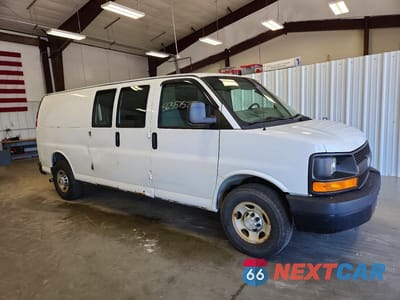 Czwarte zdjęcie samochodu z boku: 2015 CHEVROLET EXPRESS G3500 VIN:1GCZGUCF0F1115226 - miniatura