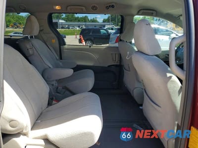 Zdjęcie 11 z 13 samochodu: 2012 TOYOTA SIENNA LE VIN:5TDKK3DC1CS202193 - miniatura