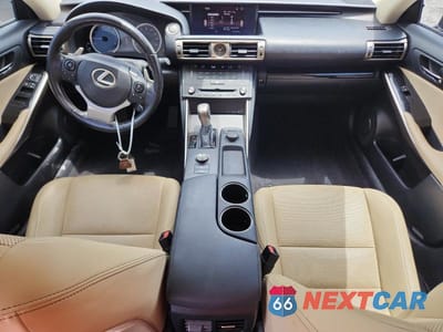 Zdjęcie 8 z 13 samochodu: 2016 LEXUS IS 200T VIN:JTHBA1D21G5017585 - miniatura