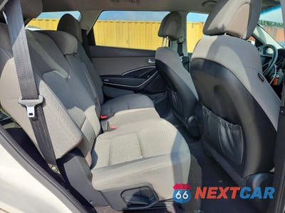 Zdjęcie 11 z 13 samochodu: 2017 HYUNDAI SANTA FE SE VIN:KM8SMDHF1HU206067 - miniatura
