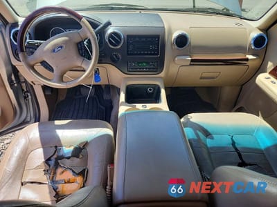 Zdjęcie 8 z 13 samochodu: 2006 FORD EXPEDITION LIMITED VIN:1FMFU20506LA31872 - miniatura