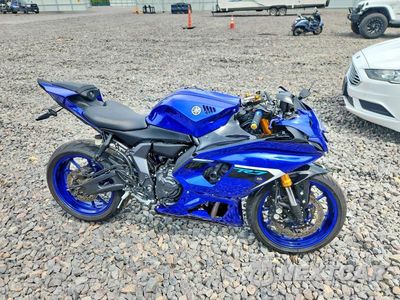 2025 YAMAHA YZFR7 JYARM38E1SA016133 - główne zdjęcie licytacji z USA - miniatura