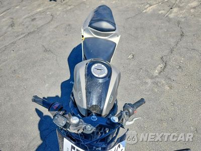 Piąte zdjęcie samochodu w środku: 2016 YAMAHA YZFR3 VIN:MH3RH06Y7GK010439 - miniatura