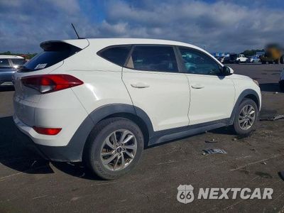 Trzecie zdjęcie samochodu z tyłu: 2017 HYUNDAI TUCSON SE VIN:KM8J23A43HU501577 - miniatura