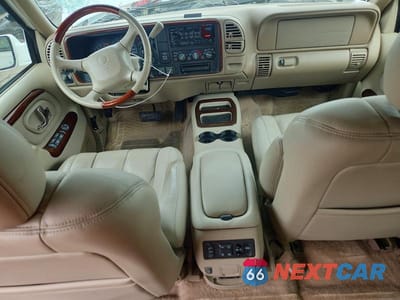 Zdjęcie 8 z 13 samochodu: 2000 CADILLAC ESCALADE VIN:1GYEK13R2YR157420 - miniatura