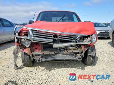 Piąte zdjęcie samochodu w środku: 1996 TOYOTA TACOMA XTRACAB VIN:4TAVL52N4TZ090980 - miniatura