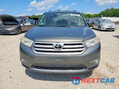 Piąte zdjęcie samochodu w środku: 2012 TOYOTA HIGHLANDER SE VIN:5TDBK3EH2CS101206 - miniatura