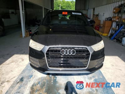 Piąte zdjęcie samochodu w środku: 2017 AUDI Q3 PREMIUM VIN:WA1BCCFS5HR004248 - miniatura