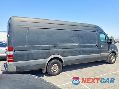 Trzecie zdjęcie samochodu z tyłu: 2016 MERCEDES BENZ SPRINTER 2500 DELIVERY VAN VIN:WD3PE8CDXGP317342 - miniatura