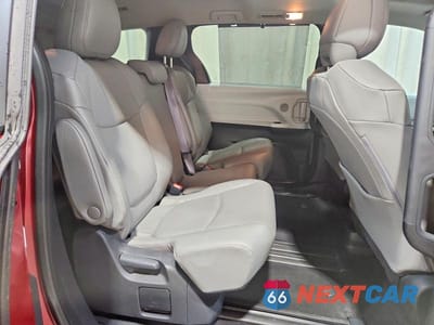 Zdjęcie 11 z 13 samochodu: 2025 TOYOTA SIENNA XLE 8-PASSENGER VIN:5TDYRKEC2SS243705 - miniatura