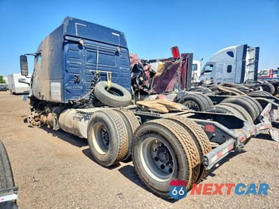 Trzecie zdjęcie samochodu z tyłu: 2015 VOLVO VNL SEMI TRUCK VIN:4V4NC9EH0FN184534 - miniatura