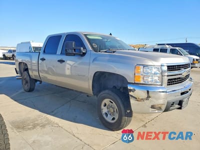 Czwarte zdjęcie samochodu z boku: 2008 CHEVROLET SILVERADO K2500 HEAVY DUTY VIN:1GCHK236X8F147489 - miniatura