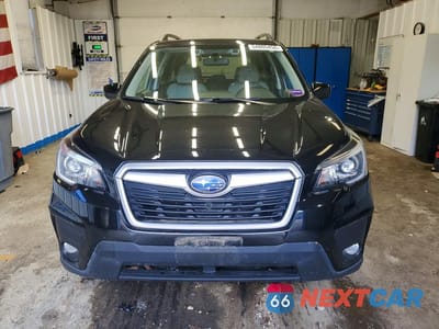 Piąte zdjęcie samochodu w środku: 2019 SUBARU FORESTER PREMIUM VIN:JF2SKAEC8KH459939 - miniatura