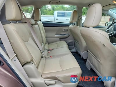 Zdjęcie 11 z 13 samochodu: 2017 TOYOTA PRIUS V FOUR VIN:JTDZN3EUXHJ061772 - miniatura