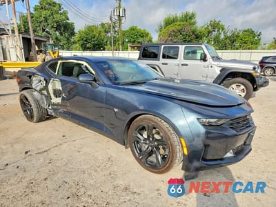 Czwarte zdjęcie samochodu z boku: 2021 CHEVROLET CAMARO VIN:1G1FB1RS9M0141999 - miniatura