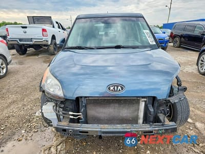 Piąte zdjęcie samochodu w środku: 2011 KIA SOUL + VIN:KNDJT2A28B7313637 - miniatura