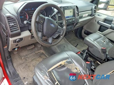 Zdjęcie 8 z 13 samochodu: 2020 FORD F550 SUPER DUTY VIN:1FDUF5GTXLDA10704 - miniatura
