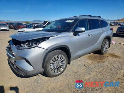 2023 TOYOTA HIGHLANDER HYBRID PLATINUM 5TDEBRCH2PS594300 - główne zdjęcie licytacji z USA - miniatura