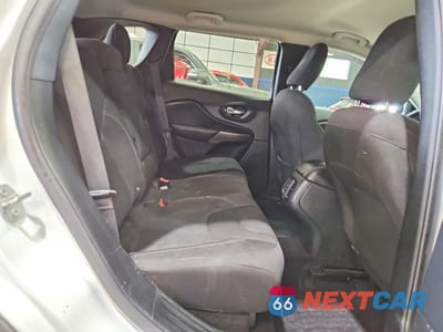 Zdjęcie 11 z 13 samochodu: 2019 JEEP CHEROKEE LATITUDE VIN:1C4PJMCB7KD136914 - miniatura