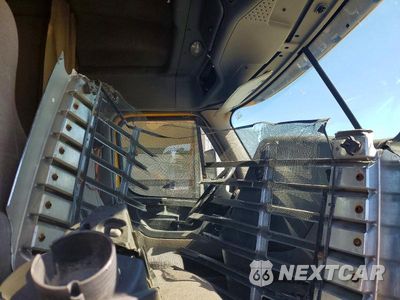 Piąte zdjęcie samochodu w środku: 2013 FREIGHTLINER CASCADIA 125 VIN:3AKJGLDRXDSBA8491 - miniatura