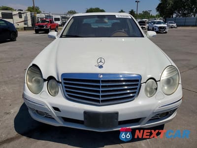 Piąte zdjęcie samochodu w środku: 2008 MERCEDES-BENZ E 350 VIN:WDBUF56X28B283002 - miniatura