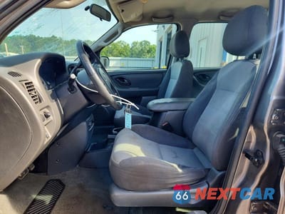 Zdjęcie 7 z 12 samochodu: 2003 FORD ESCAPE XLS VIN:1FMYU02133KB89034 - miniatura
