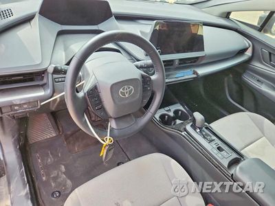 Zdjęcie 8 z 12 samochodu: 2023 TOYOTA PRIUS LE VIN:JTDACAAU4P3007951 - miniatura