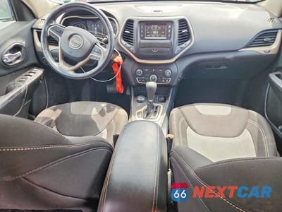 Zdjęcie 8 z 12 samochodu: 2014 JEEP CHEROKEE LATITUDE VIN:1C4PJMCS4EW252077 - miniatura