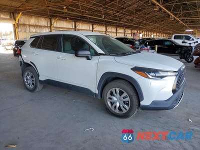 Czwarte zdjęcie samochodu z boku: 2022 TOYOTA COROLLA CROSS L VIN:7MUAAAAG0NV009262 - miniatura
