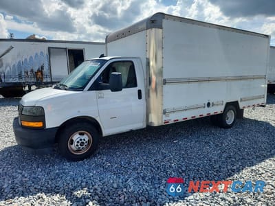 2018 GMC SAVANA BOX TRUCK 7GZ37TCG8JN900736 - główne zdjęcie licytacji z USA - miniatura