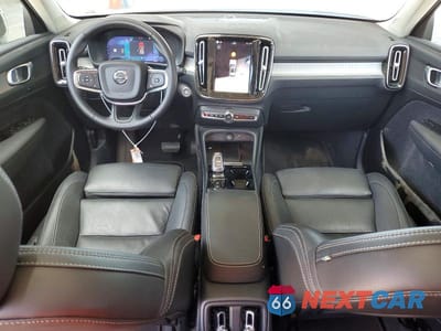 Zdjęcie 8 z 12 samochodu: 2025 VOLVO XC40 PLUS VIN:YV4L12UC4S2527196 - miniatura