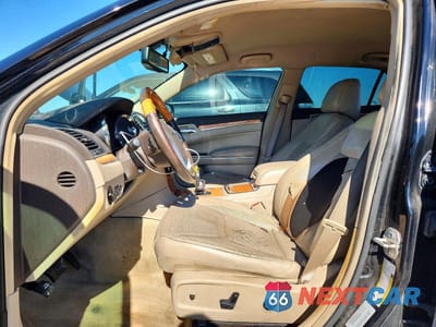 Zdjęcie 7 z 12 samochodu: 2014 CHRYSLER 300C VIN:2C3CCAEG7EH378520 - miniatura