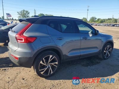 Trzecie zdjęcie samochodu z tyłu: 2022 VOLVO XC40 T4 R-DESIGN VIN:YV4AC2HM5N2780519 - miniatura