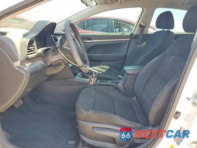 Zdjęcie 7 z 13 samochodu: 2019 HYUNDAI ELANTRA SE VIN:5NPD74LF4KH480277 - miniatura