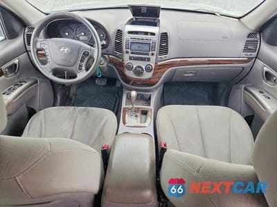 Zdjęcie 8 z 13 samochodu: 2010 HYUNDAI SANTA FE GLS VIN:5NMSG3AB8AH364643 - miniatura