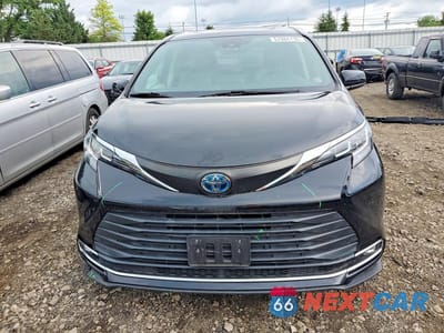Piąte zdjęcie samochodu w środku: 2022 TOYOTA SIENNA XLE VIN:5TDYRKEC1NS098760 - miniatura