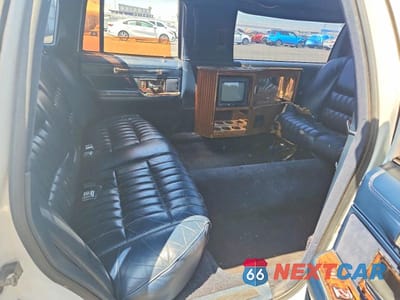 Zdjęcie 11 z 13 samochodu: 1990 LINCOLN TOWN CAR VIN:1LNCM81F4LY774661 - miniatura