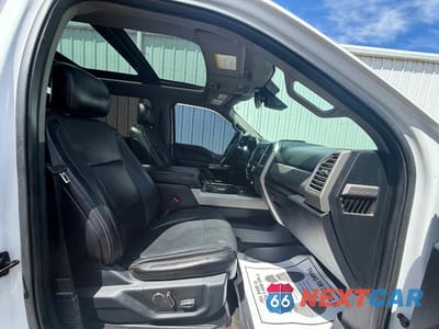 Piąte zdjęcie samochodu w środku: 2017 FORD F250 SUPER DUTY VIN:1FT7W2BT0HEB94950 - miniatura