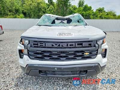 Piąte zdjęcie samochodu w środku: 2026 CHEVROLET SILVERADO K1500 VIN:3GCPKAEK0TG328625 - miniatura