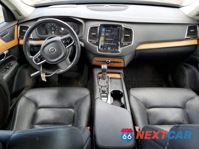 Zdjęcie 8 z 13 samochodu: 2021 VOLVO XC90 T6 MOMENTUM VIN:YV4A22PK5M1744644 - miniatura