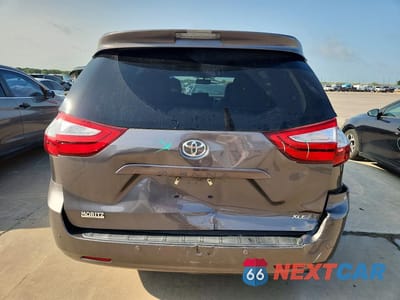 Zdjęcie 6 z 13 samochodu: 2017 TOYOTA SIENNA XLE 8-PASSENGER VIN:5TDYZ3DCXHS838611 - miniatura