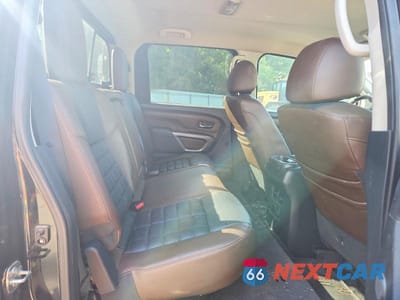Zdjęcie 10 z 13 samochodu: 2017 NISSAN TITAN XD PLATINUM RESERVE VIN:1N6BA1F45HN560615 - miniatura