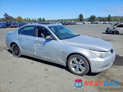 Czwarte zdjęcie samochodu z boku: 2010 BMW 528 XI VIN:WBANV1C56AC157694 - miniatura
