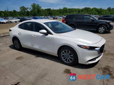 Czwarte zdjęcie samochodu z boku: 2023 MAZDA 3 VIN:3MZBPAAM6PM376587 - miniatura