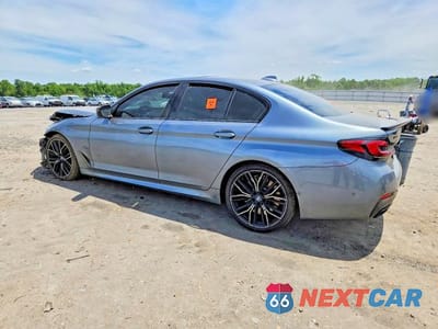 Drugie zdjęcie samochodu z przodu: 2021 BMW M550XI VIN:WBA13BK06MCF02388 - miniatura
