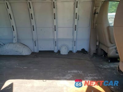 Zdjęcie 11 z 14 samochodu: 2018 CHEVROLET EXPRESS 2500 CARGO DELIVERY VAN VIN:1GCWGAFP9J1241938 - miniatura