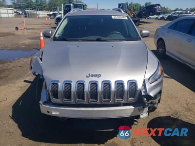 Piąte zdjęcie samochodu w środku: 2018 JEEP CHEROKEE LATITUDE PLUS VIN:1C4PJMLXXJD550604 - miniatura