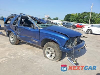 Czwarte zdjęcie samochodu z boku: 2005 CHEVROLET BLAZER VIN:1GNCS18X65K118653 - miniatura