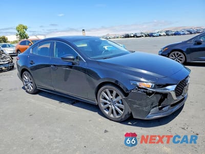 Czwarte zdjęcie samochodu z boku: 2024 MAZDA 3 PREFERRED VIN:3MZBPACMXRM415536 - miniatura